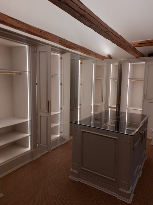 Ekskluzywna garderoba na wymiar - realizacja Elefurniture w Szwecji